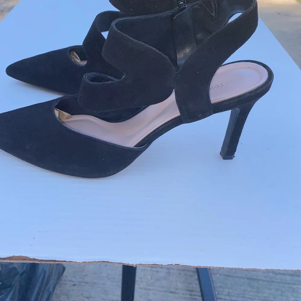 ♦️ Preston & York‎ Black Suede Heel Size 7.5-8